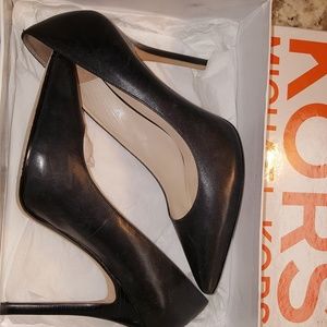 Great looking black leather Michael Kors